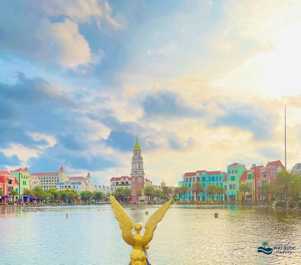 venice watertaxi grand world phu quoc 07