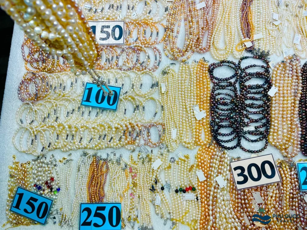 phu quoc night market pearl