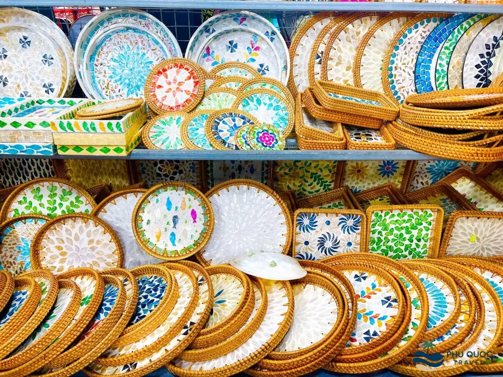 phu quoc night market pearl sourvenir