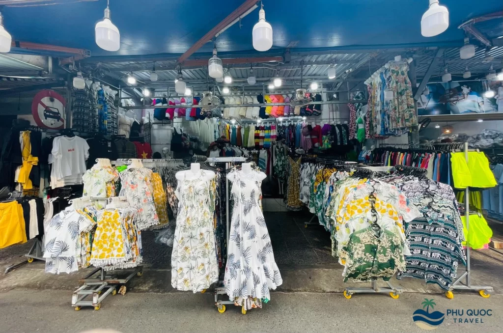 phu quoc night market vacation-style-clothes