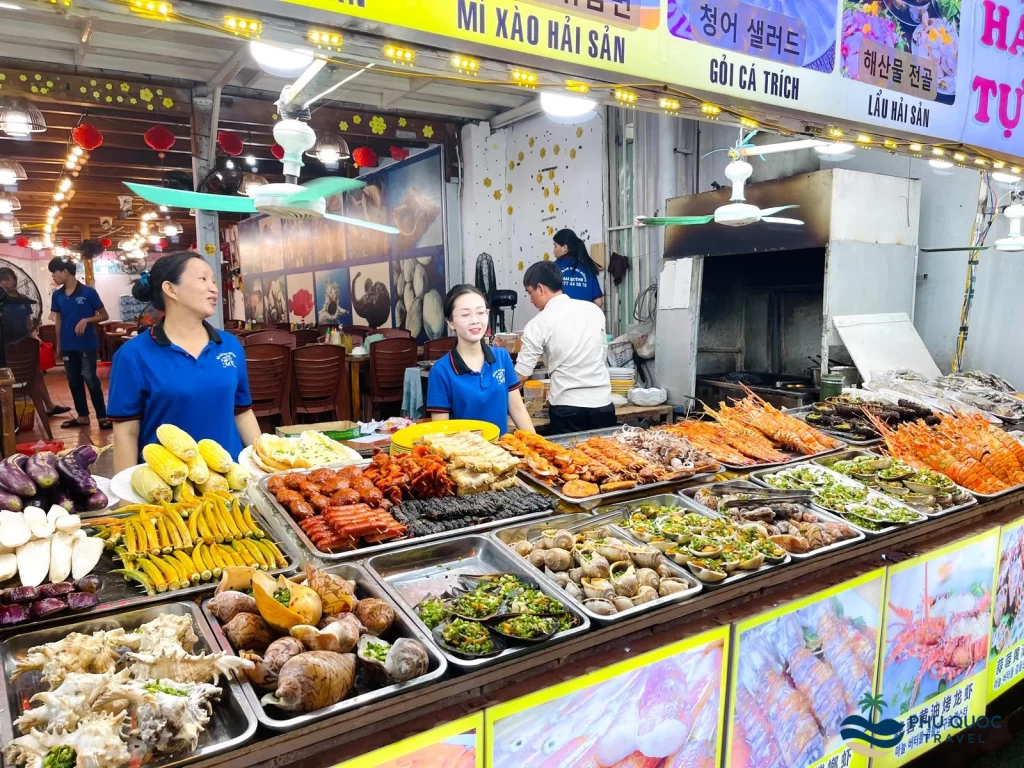 phu quoc night market seafood