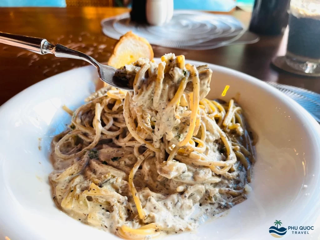 venice cafe sunset town phu quoc