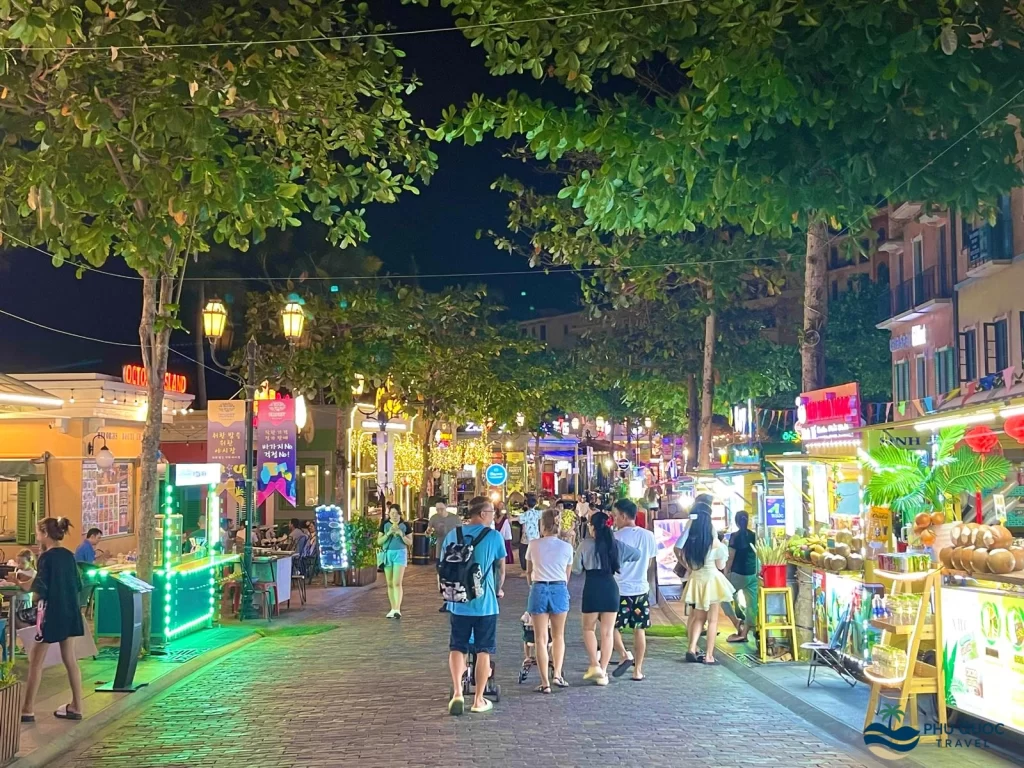 vui fest bazaar night market phu quoc